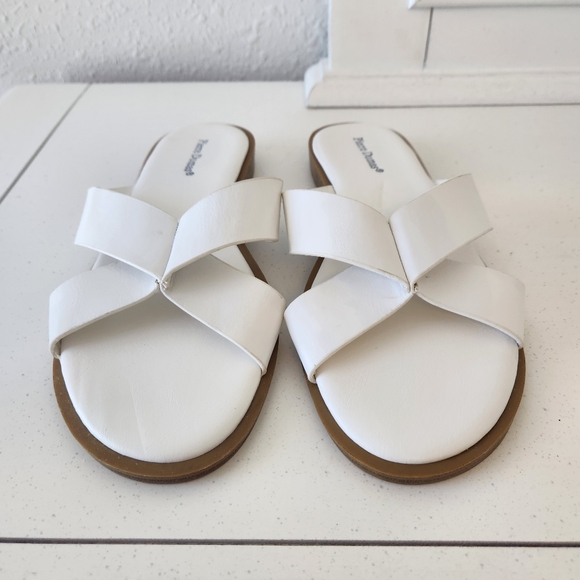 Pierre Dumas White Sandals Size 5 1/2 💖 - Picture 3 of 8